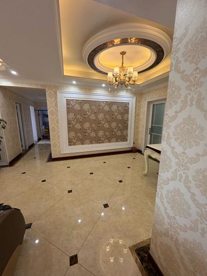 北京华铭广场3室2厅137平中楼层/共31层