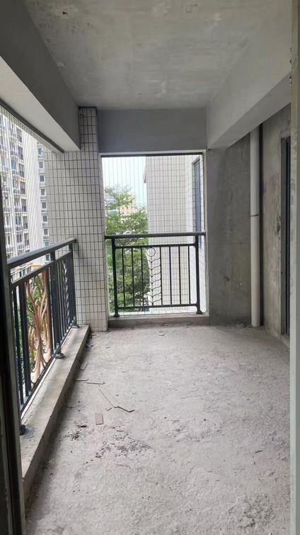 汕头中冠明珠4室3厅176平低楼层/共19层