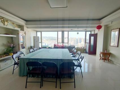 兰州东丽大厦3室1厅145平高楼层/共28层