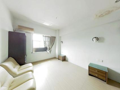 北京华景商厦2室2厅93平中楼层/共9层