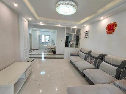 北京尚东国际3室2厅117平中楼层/共18层