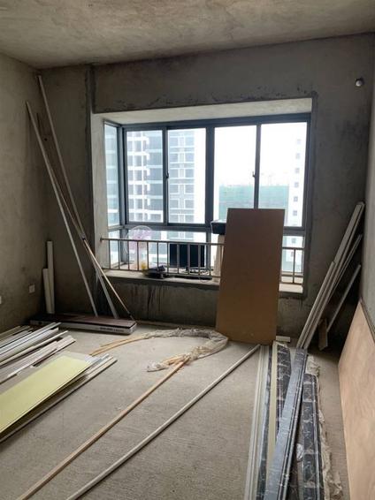 防城港翡翠园4室2厅139.3平低楼层/共33层