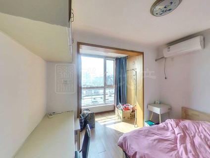 北京瑞丽江畔(南区)1室1厅56.01平高楼层/共10层