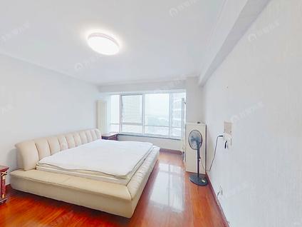 北京西钓鱼台嘉园4室2厅209.57平中楼层/共18层