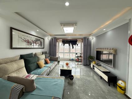 北京泉城花都(B区)3室2厅131.9平高楼层/共18层