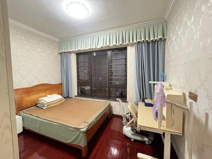 北京世茂大观一期南苑3室2厅114.66平高楼层/共31层