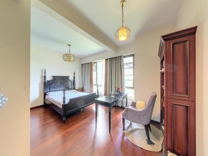 株洲晋合湘水湾(二期)4室2厅276平低楼层/共20层