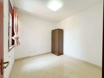 北京湖景公寓3室2厅148平低楼层/共18层