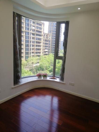 北京皇冠花园(一期)4室2厅173平低楼层/共23层