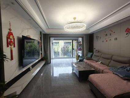 北京万像皇家公馆3室2厅126平低楼层/共8层