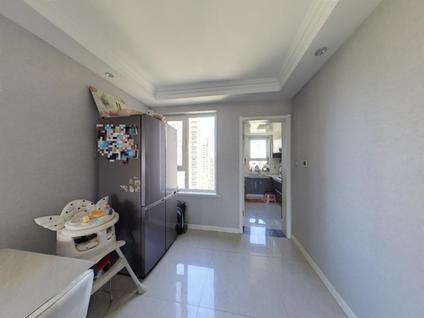 北京银帝紫金新都3室2厅131平中楼层/共18层