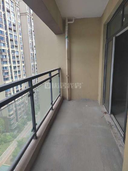 北京龙山景苑3室2厅106平中楼层/共25层