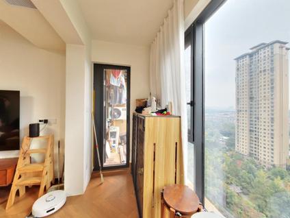 北京荣盛岳麓峰景3室1厅97.52平中楼层/共33层