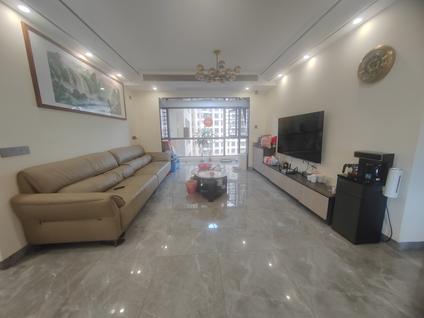 北京绿地公园城4室2厅126平低楼层/共32层