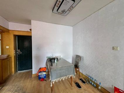 北京张巷新村3室1厅95.44平低楼层/共6层