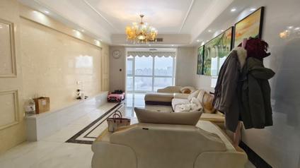 北京坪山太合公馆3室2厅151平高楼层/共22层