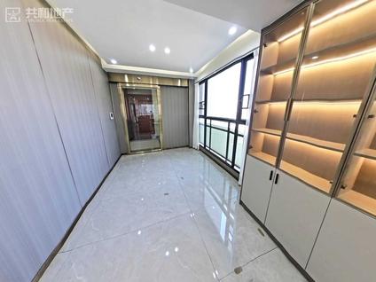 北京泊岸君庭3室2厅160平中楼层/共12层