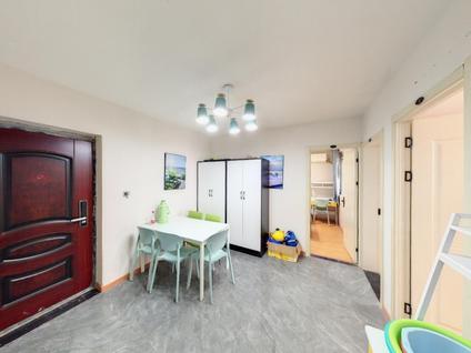 北京春江苑3室2厅102.23平高楼层/共18层