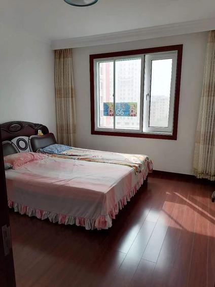 北京海澜新苑2室2厅85平中楼层/共17层