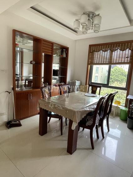 北京水木花都百合苑3室2厅120平中楼层/共5层