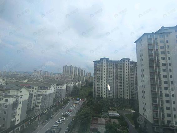 九江金榜府邸3室2厅126平中楼层/共17层