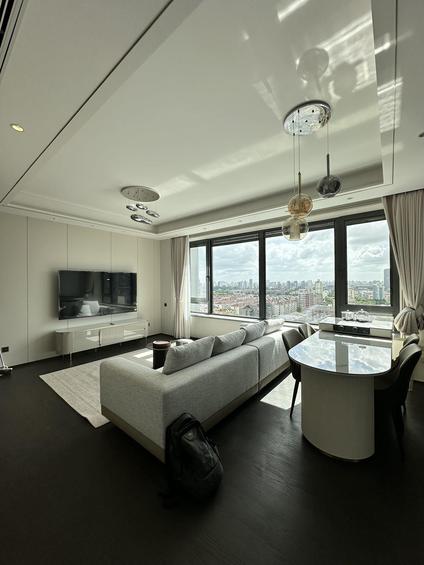 北京融创徐汇滨江壹号3室2厅131.63平高楼层/共19层