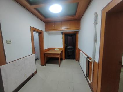 北京房管局家属院(孟津)3室1厅80平低楼层/共5层