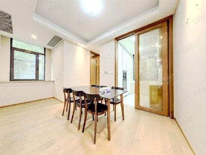 上海前滩(晶萃名邸)4室2厅167.41平低楼层/共16层