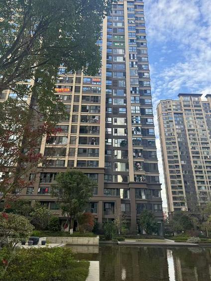 北京璞玉滨江3室2厅89平高楼层/共27层