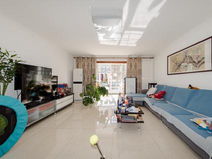 北京官苑8号3室2厅162平中楼层/共15层