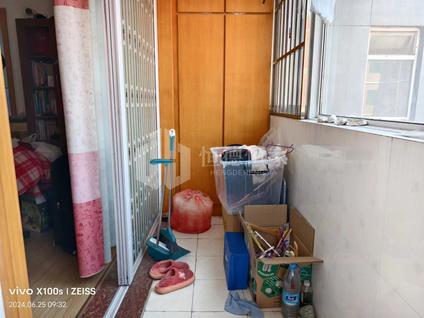 北京华易青年城2室2厅81平低楼层/共20层