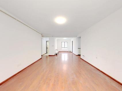 北京建发中央天成4室2厅186.6平中楼层/共26层