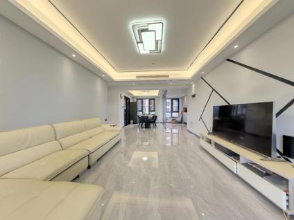 北京爱琴海3室1厅137.15平中楼层/共23层