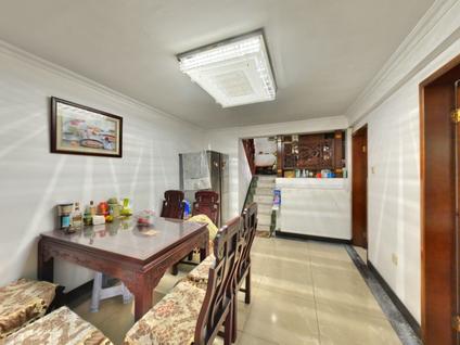 北京方圆绿茵小区3室2厅135.31平低楼层/共9层