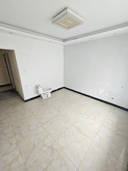 上海鹏健苑1室1厅59平中楼层/共14层