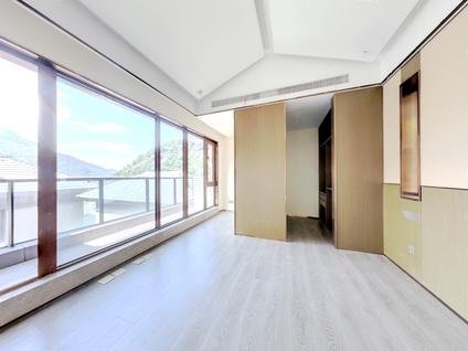 北京悠隐南山3室2厅143.13平低楼层/共2层