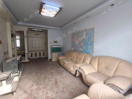 淄博伊家楼村3室2厅118平低楼层/共6层