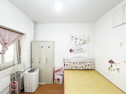 兰州省新闻出版局家属院4室2厅203.87平中楼层/共8层
