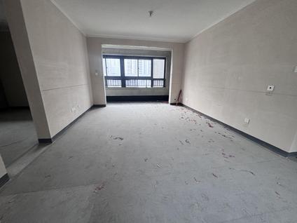北京中央公园4室2厅132平高楼层/共8层