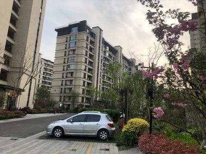 北京中海枫桥里3室2厅109.36平高楼层/共19层