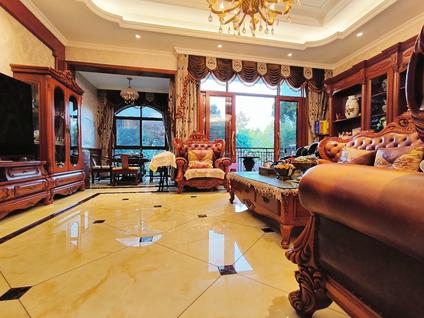 重庆江与城(原山)5室2厅252.66平低楼层/共1层