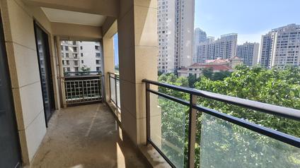 北京滨海新天地3室2厅129平低楼层/共21层