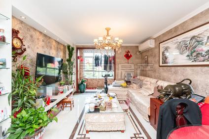 北京中海城(圣朝菲)3室2厅135.18平低楼层/共23层