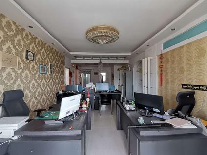 北京湖景公寓3室2厅185平中楼层/共20层