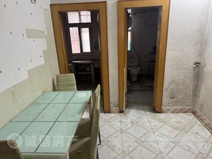 北京三十处小区3室1厅67平低楼层/共6层