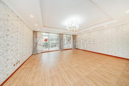 北京褐石园4室2厅251.51平低楼层/共4层