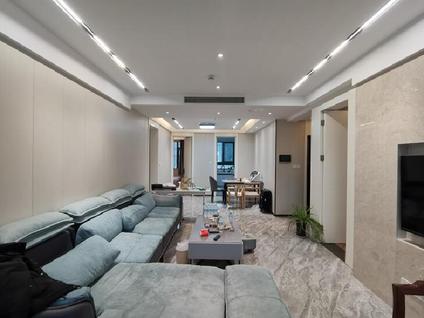 济南绿地IFC中央公馆B9地块3室2厅126.79平高楼层/共16层