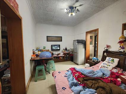 重庆水轮村1室1厅44平低楼层/共5层