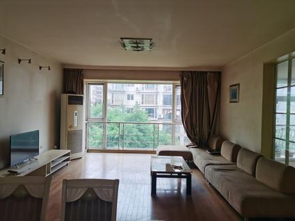 重庆南开苑小区4室2厅192平高楼层/共8层