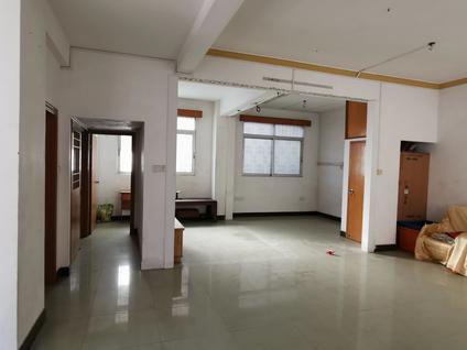 江门桥湖路97平低楼层/共8层